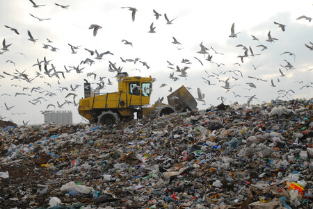 Čtyři odpadové zákony, které regulují mimo jiné nakládání s odpady, obaly a vybranými výrobky s ukončenou životností, vláda dnes schválila. Ilustrační snímek.
