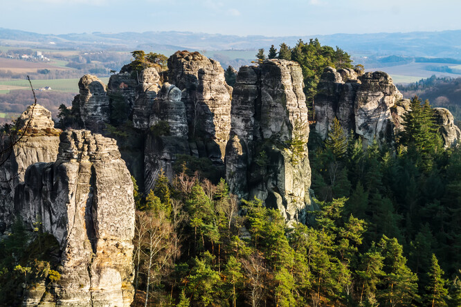 Pro své mimořádně cenné přírodní, geologické a krajinné hodnoty byl Geopark Český ráj v roce 2005 zařazen do Evropské sítě geoparků a o deset let později se jako jediný v ČR stal členem Globální sítě geoparků UNESCO.