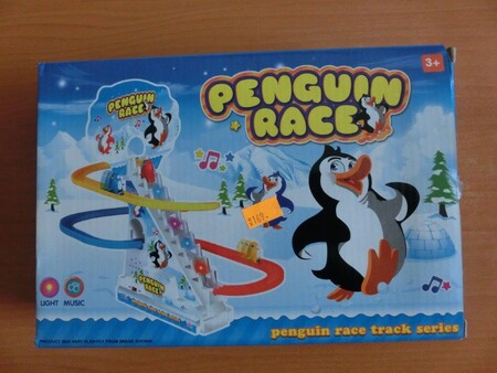 Česká obchodní inspekce včera vydala varování před čínskou hračkou Penguin Race.