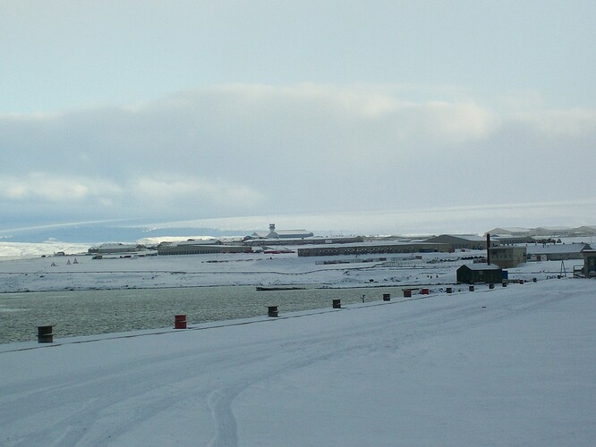 Badatelka Rutth Mottramová z Dánského meteorologického institutu se domnívá, že grónské ledovce letos znovu ztratí více ledu, než kolik dokáží akumulovat v podobě sněhu. "Kdybychom viděli podobné tempo tání před 30 lety, tak bychom ho nazvali extrémním. Ale v posledních letech jsme si na rychlé tempo tání zvykli," řekla agentuře AP.