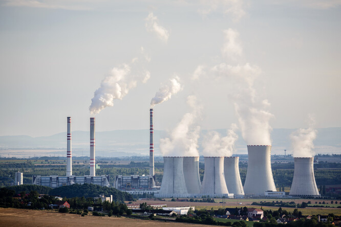 „Šedesát procent emisí CO2 Prahy je přitom způsobeno dodávkou elektřiny a tepla vyráběných z uhelných zdrojů. Proto je pro hlavní město tak důležité, aby k odstavení využívání uhlí došlo co nejdřív,“ vysvětluje Petr Hlubuček.