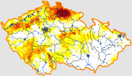 Intenzita sucha v povrchové vrtvě půdy do 40 cm byla díky deštivějšímu počasí zmírněna. Větší oblast s výrazným suchem je pozorována pouze v severních Čechách.