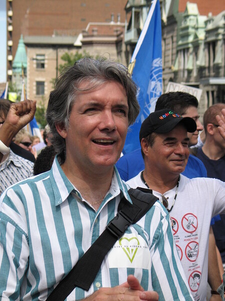 Daniel Turp, profesor práva a bývalý poslanec kanadského parlamentu, zažaloval Kanadu kvůli zrušení podpisu Kjótského protokolu.