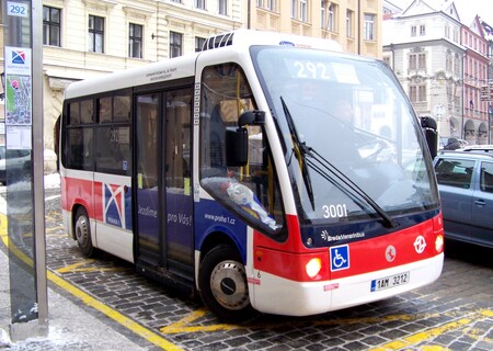 V rámci rozvoje elektromobility v Praze lze prý očekávat nákup dalších autobusů s elektrickým pohonem, minibus ale v loňském roce musel nahradit více než čtvrtinu plánovaných výkonů jiný autobus