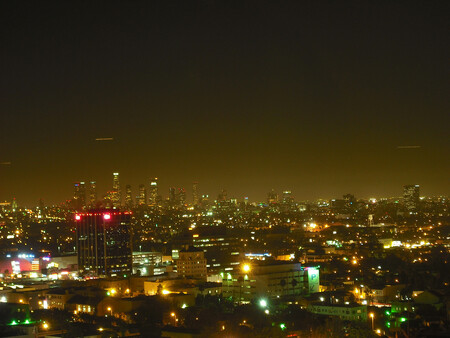 Výzkum byl proveden v Los Angeles (na obrázku), ale výsledky se mohou vztáhnout na jakékoli další město s rozšířeným umělým osvětlením.