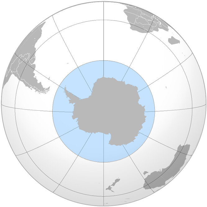 Mezinárodní hydrografická organizace (IHO) název Jižní oceán používá od roku 2000. Na rozdíl od Tichého, Atlantského, Indického a Severního ledového oceánu neohraničuje Jižní oceán pevnina, ale podmořský antarktický cirkumpolární proud