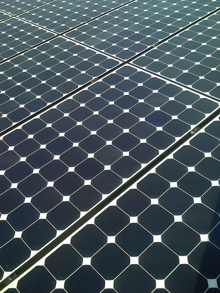 „Více než tisícovce investorů jde o holé živobytí, často ručí za solární projekty veškerým svým majetkem,“ říkají představitelé České fotovoltaické asociace.